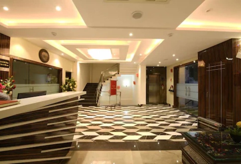 Отель Goroomgo V Grand Bareilly