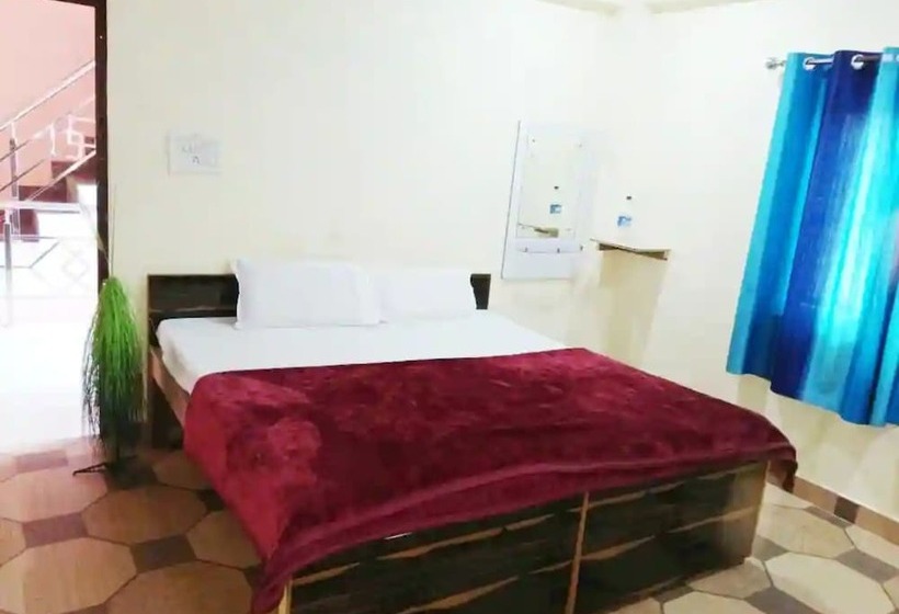 בית מלון כפרי Goroomgoshri Parmana Guest House Mathura