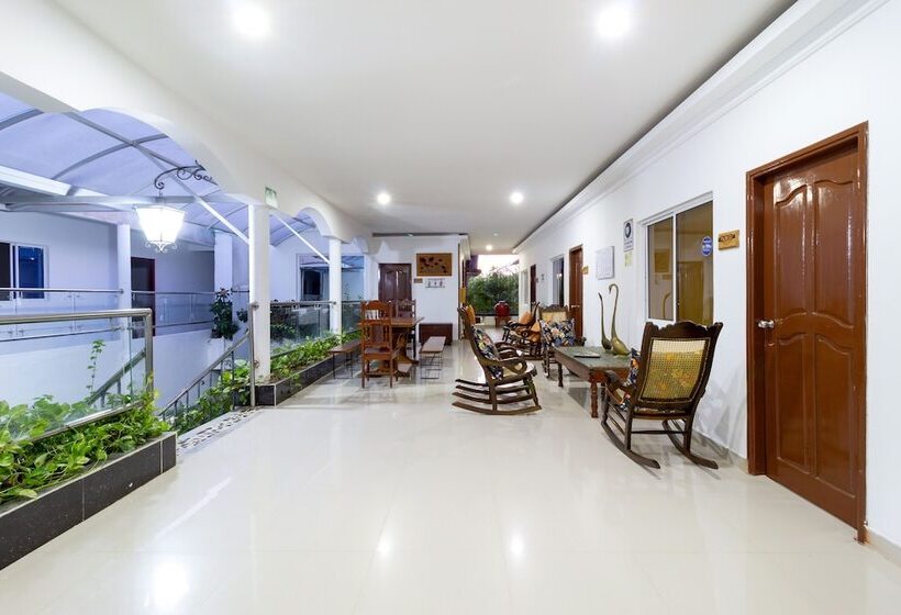 ホテル Jardines Evans By Geh Suites