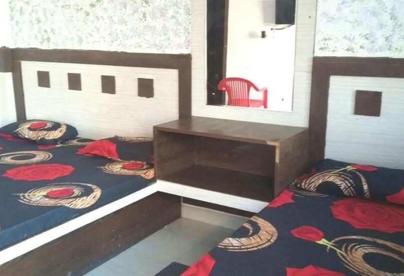 Hotel Goroomgo Jayanti Dham Mathura