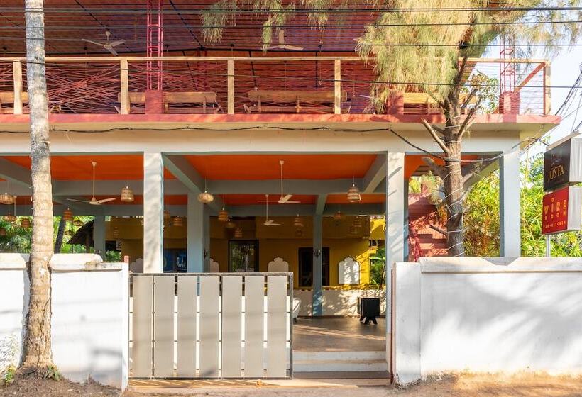 Hotel Justa  Morjim Beach Resort And Spa