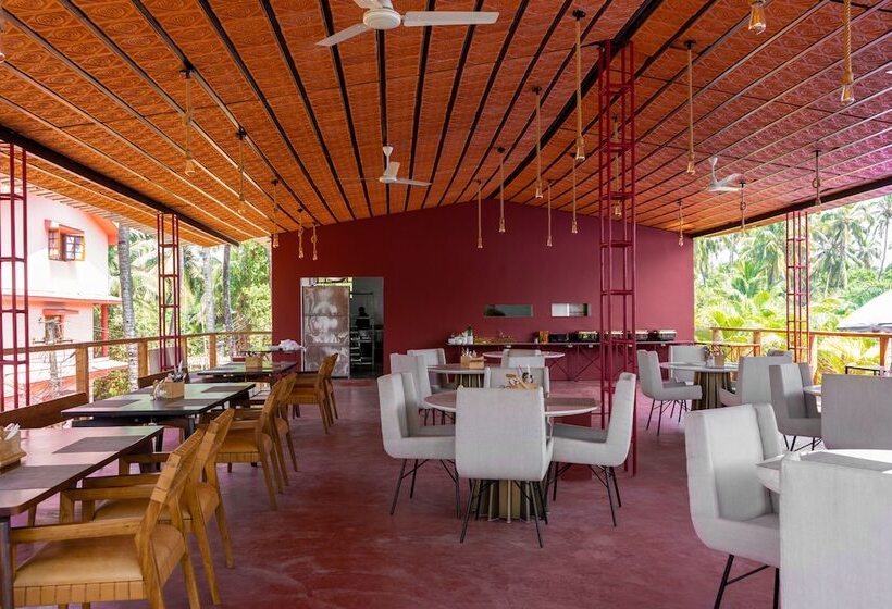 Hotel Justa  Morjim Beach Resort And Spa