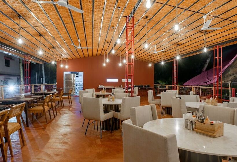 בית מלון כפרי Justa  Morjim Beach Resort And Spa