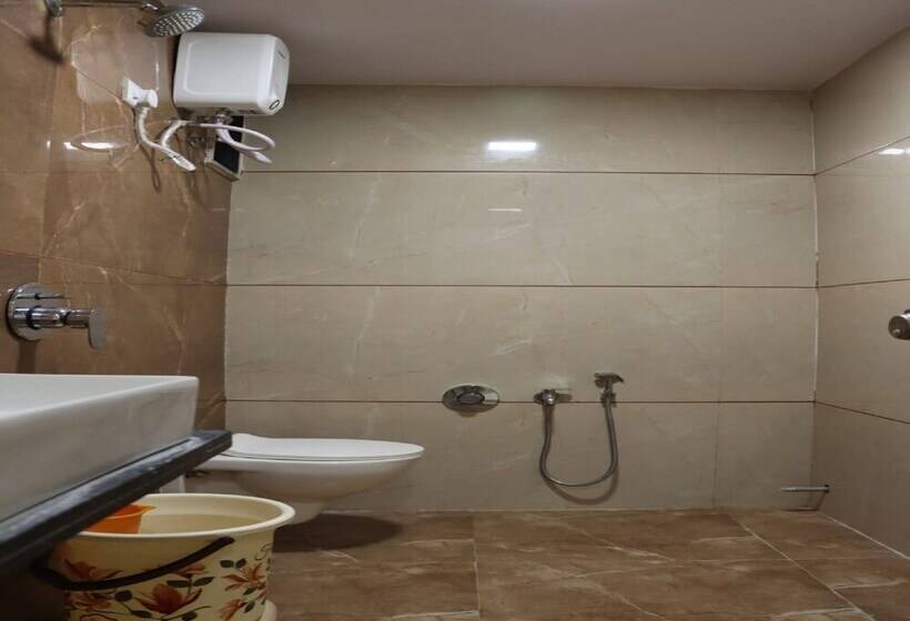 בית מלון כפרי Legend