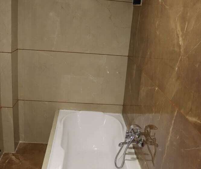 בית מלון כפרי Legend