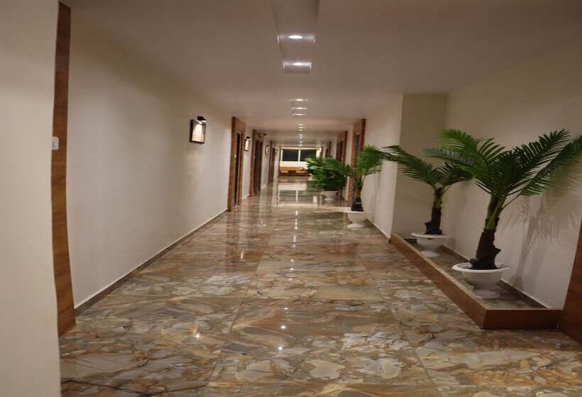 בית מלון כפרי Legend