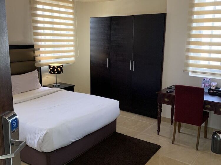 هتل Lodge By Eagles