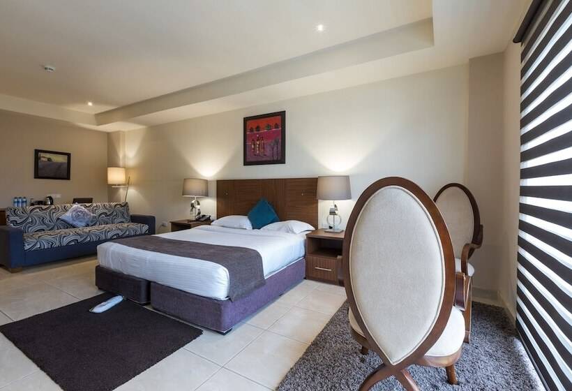 هتل Lodge By Eagles