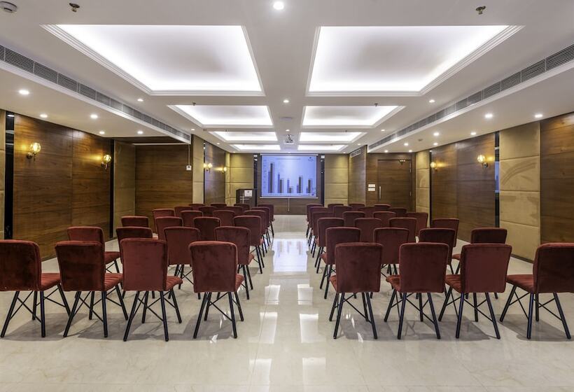 فندق Lords Inn Chandigarh Zirakpur