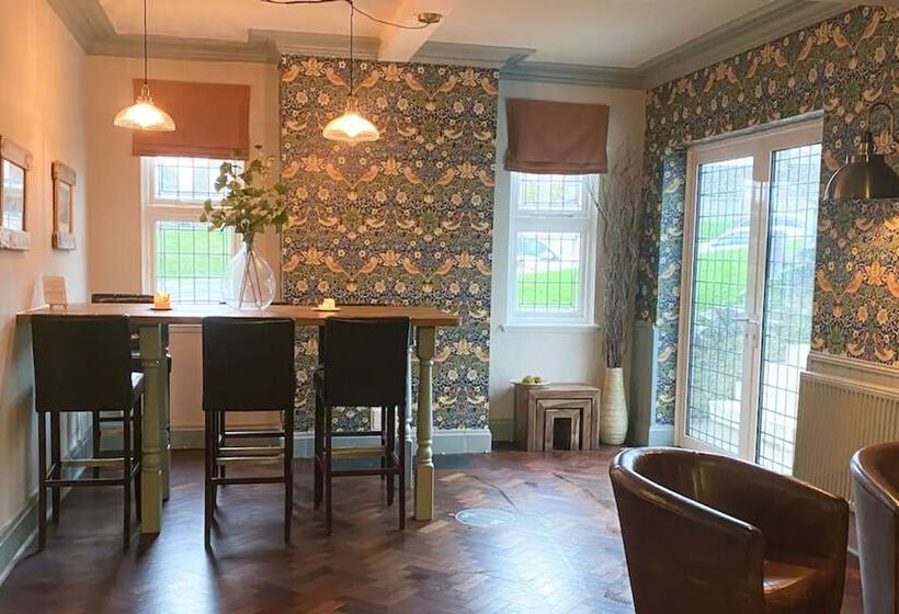 ホテル Goroomgo Pine Ridge Itanagar