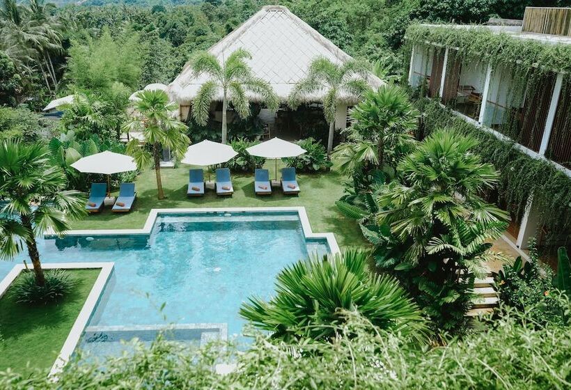 Porter Hotel   Surf & Yoga Retreat