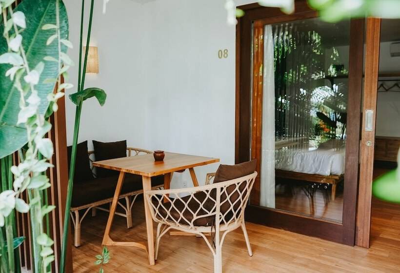 Porter Hotel   Surf & Yoga Retreat