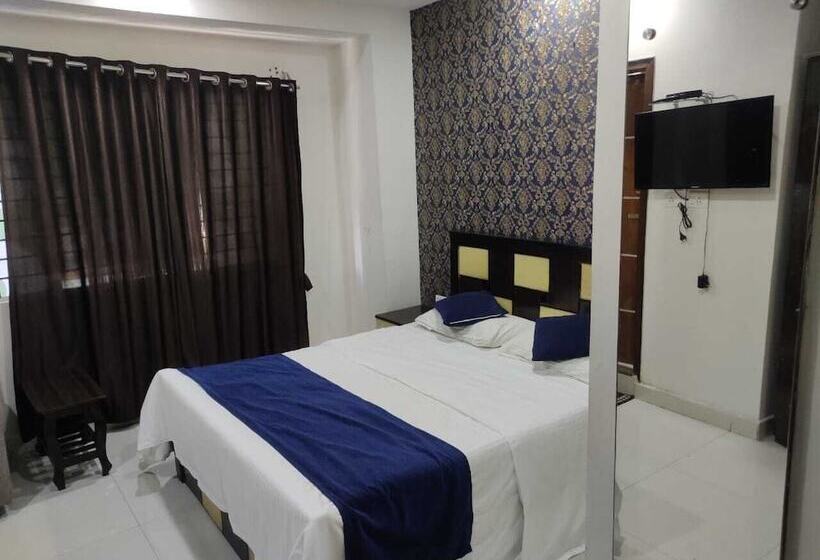 Отель Pph Living  Live Inn