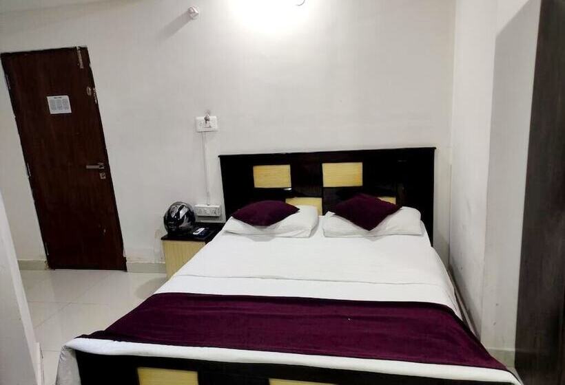 Отель Pph Living  Live Inn