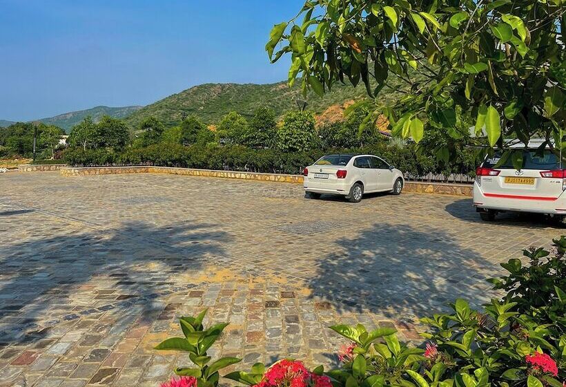 Отель Pushkara Resort And Spa