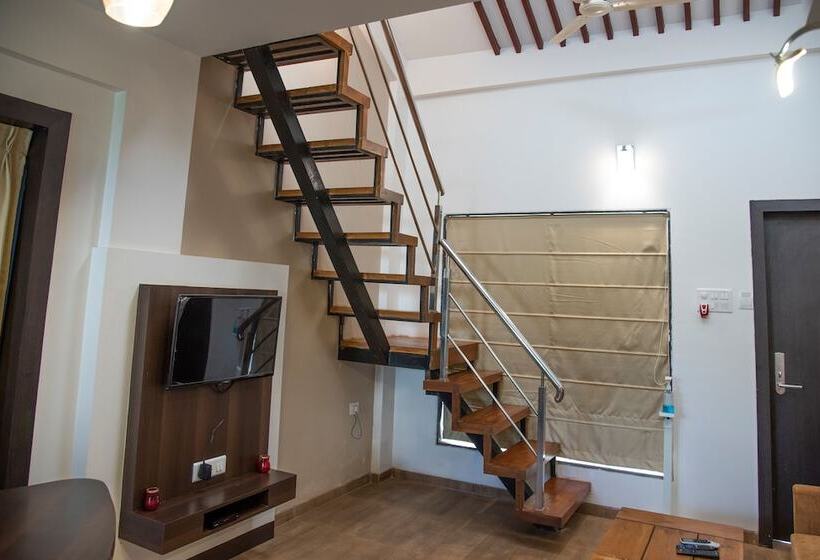 בית מלון כפרי Pushpam Lords Resort Karjat  Pure Veg