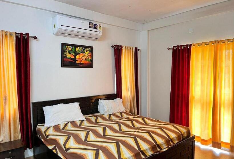 فندق Pushpam Lords Resort Karjat  Pure Veg