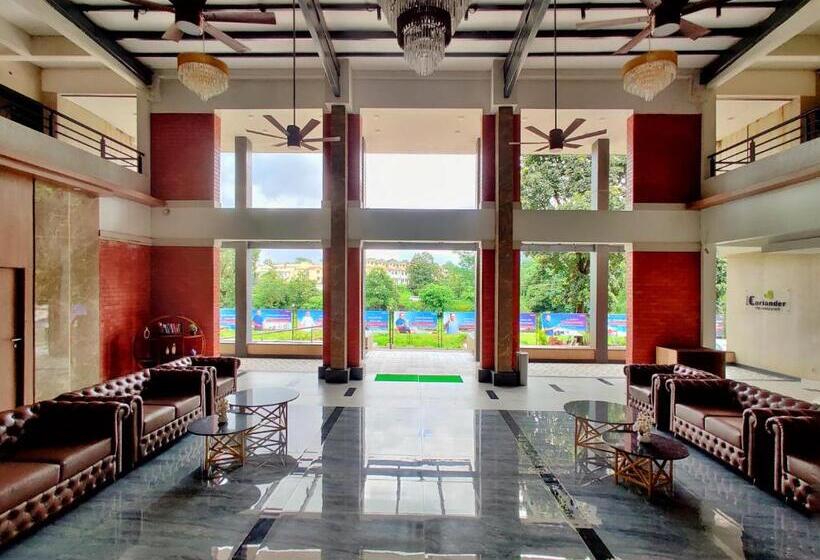 فندق Pushpam Lords Resort Karjat  Pure Veg