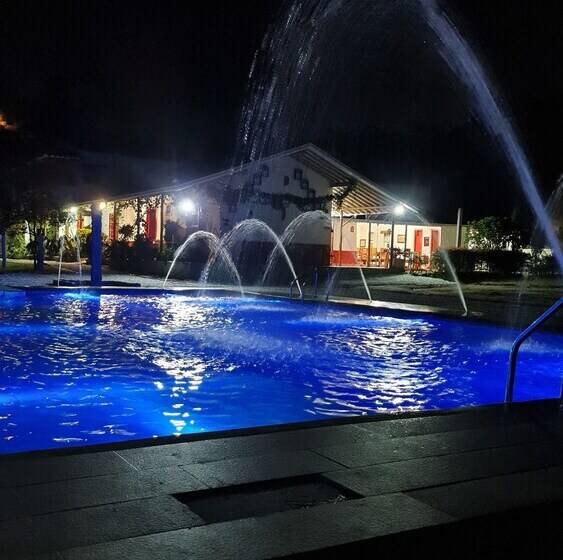 فندق ريفى Hostería Brisas Del Río