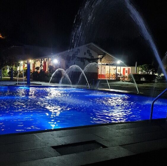 فندق ريفى Hostería Brisas Del Río