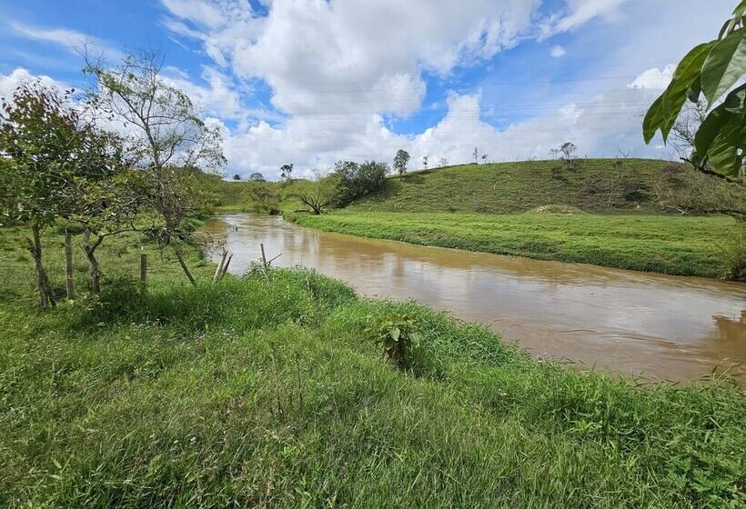 فندق ريفى Hostería Brisas Del Río