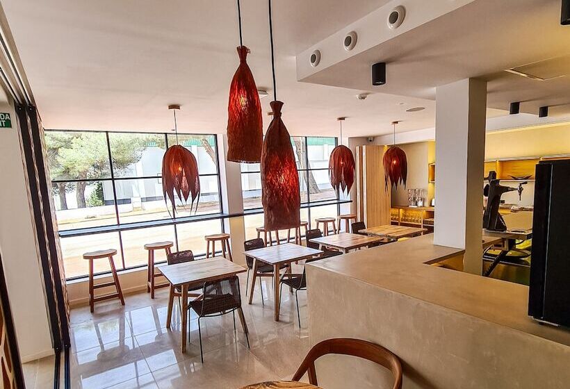 فندق S´estancia Suites