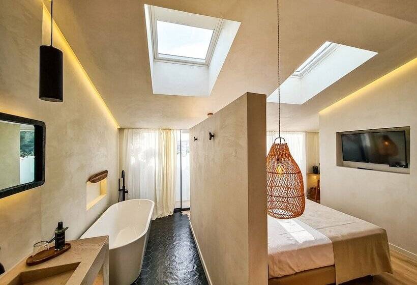 فندق S´estancia Suites