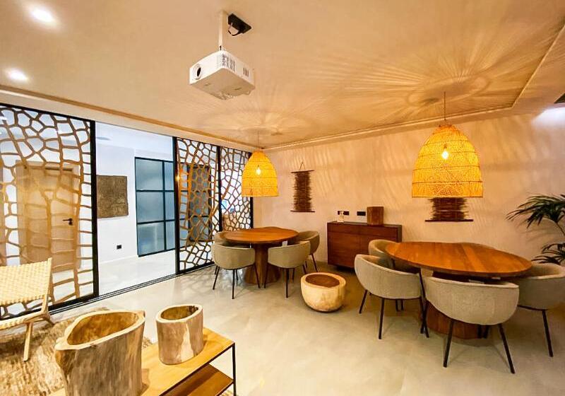 فندق S´estancia Suites