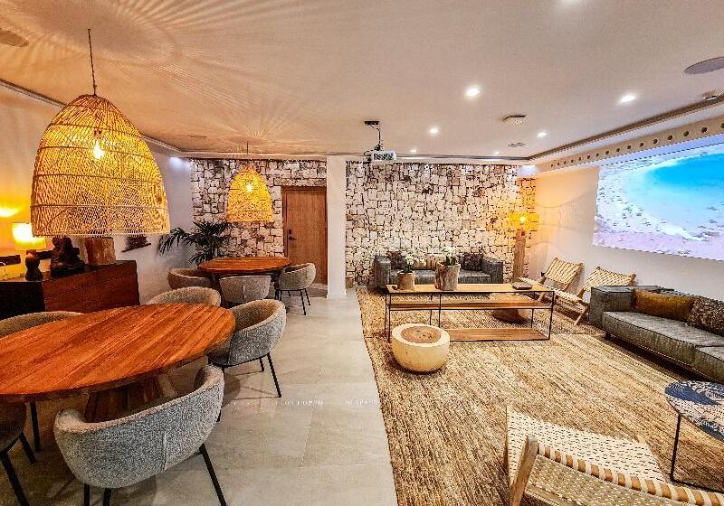 فندق S´estancia Suites