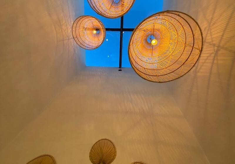 فندق S´estancia Suites