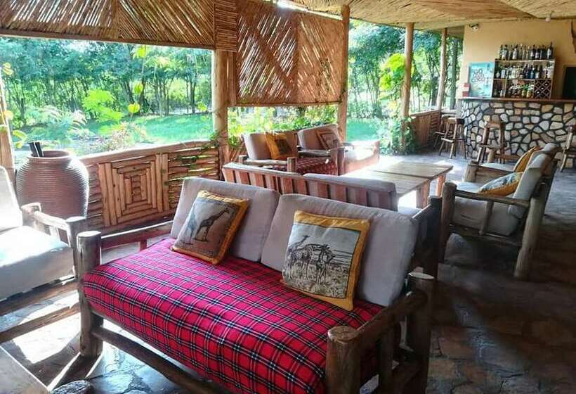 هتل Simba Safari Camp