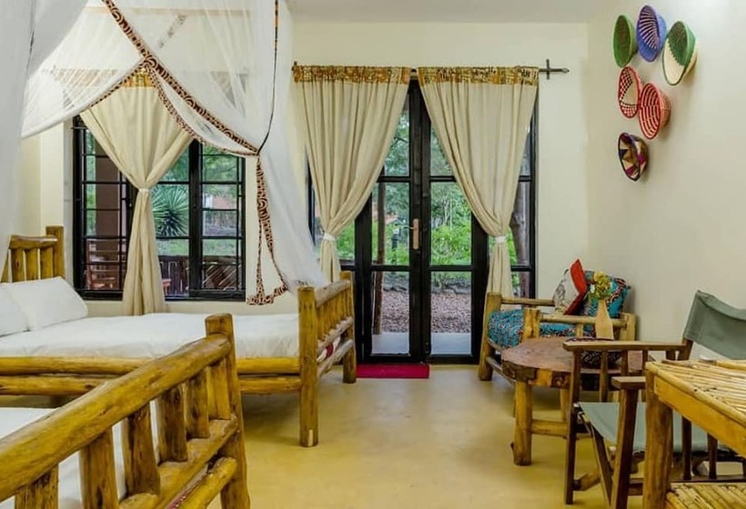 هتل Simba Safari Camp