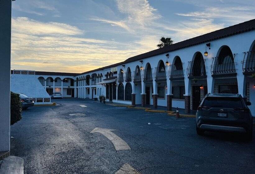 فندق & Suites Hacienda Santa Maria