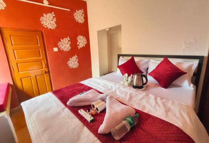 Hotel Goroomgo Temple View Jaisalmer