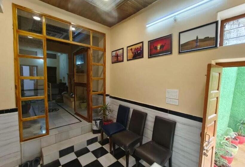 Hotel Goroomgo Temple View Jaisalmer