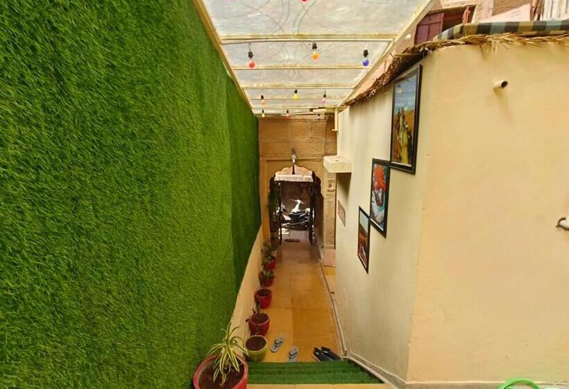 Hotel Goroomgo Temple View Jaisalmer