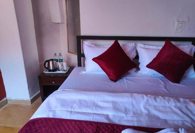 Hotel Goroomgo Temple View Jaisalmer