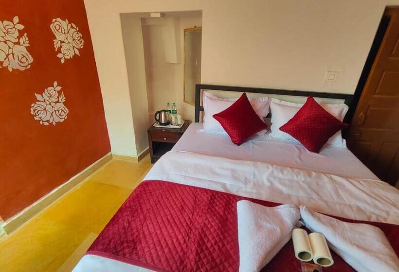 Hotel Goroomgo Temple View Jaisalmer