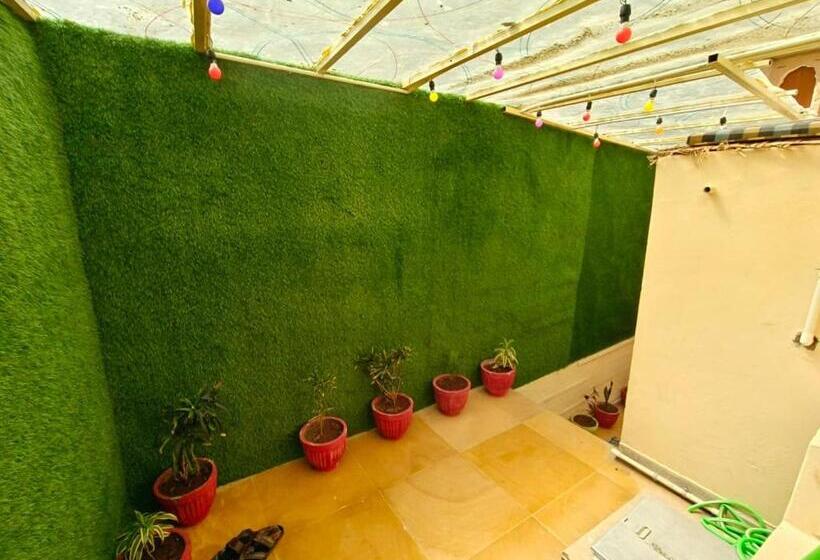 Hotel Goroomgo Temple View Jaisalmer