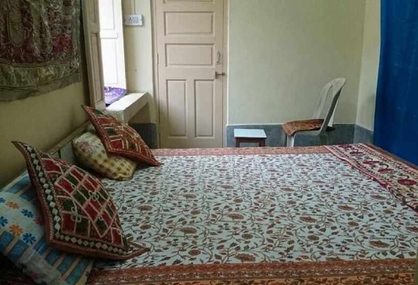 Hotel Goroomgo Temple View Jaisalmer