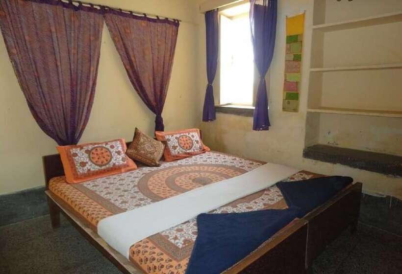 Hotel Goroomgo Temple View Jaisalmer