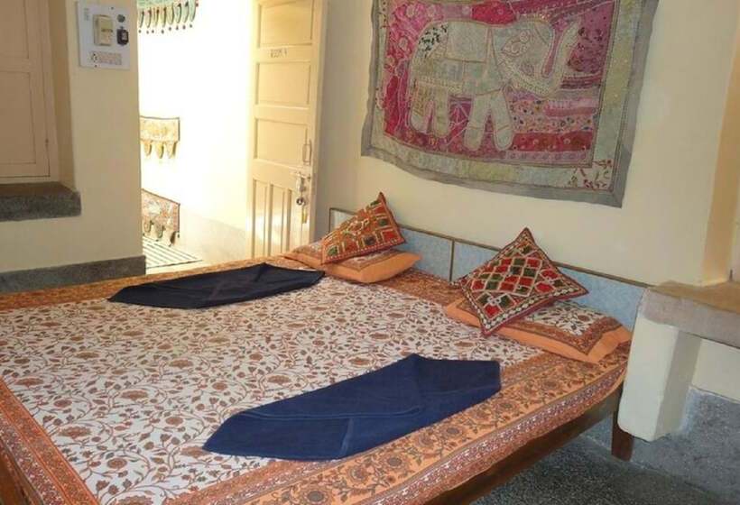 Hotel Goroomgo Temple View Jaisalmer