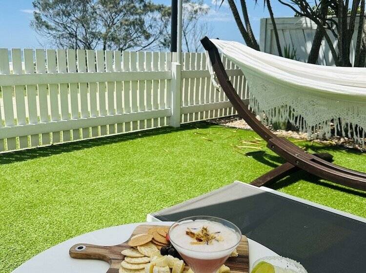 هتل Tessa S On The Beach Boutique