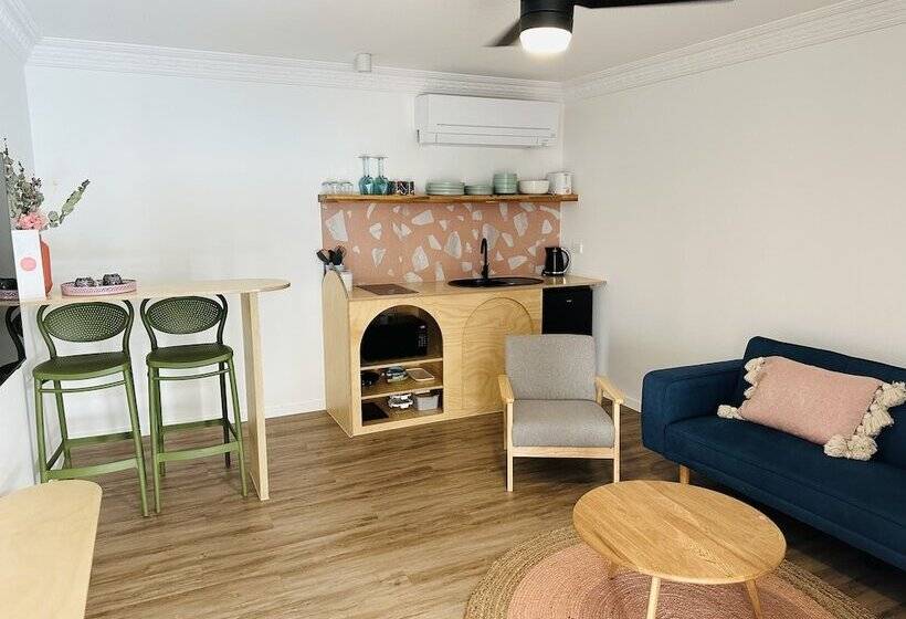 هتل Tessa S On The Beach Boutique