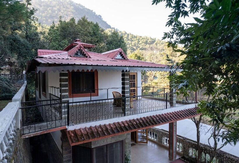 בית מלון כפרי The Canadian Woods Resort