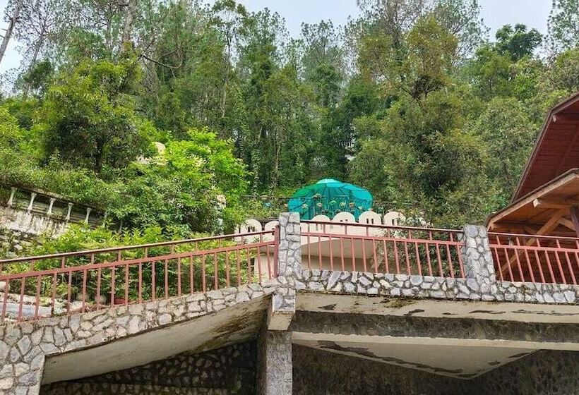 בית מלון כפרי The Canadian Woods Resort