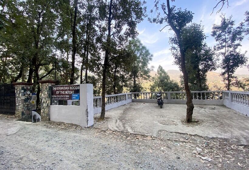 בית מלון כפרי The Canadian Woods Resort