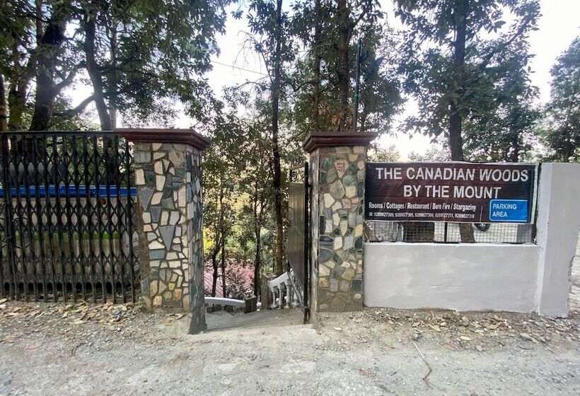 בית מלון כפרי The Canadian Woods Resort