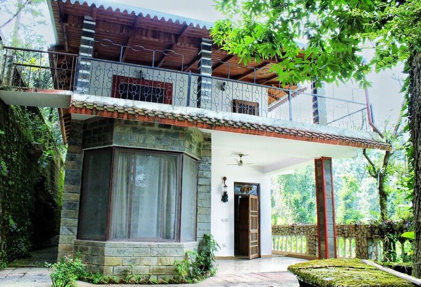 בית מלון כפרי The Canadian Woods Resort