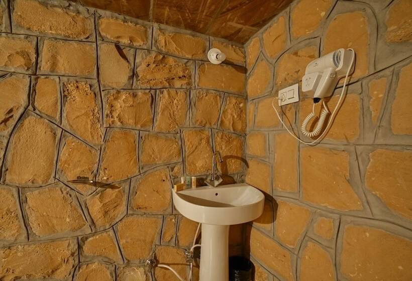 Отель The Carvaan Resort